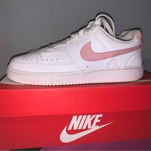 WMNS NIKE COURT VISION LOW